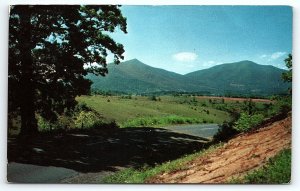 1956 PEAKS OF OTTER LYNCHBURG ROANOKE VIRGINIA BLUE RIDGE PKWY POSTCARD P3432