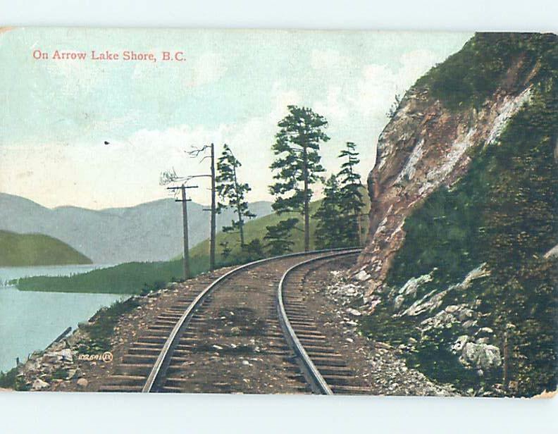 Divided-Back TRAIN TRACK BY THE LAKE Arrow Lakes At Revelstoke BC F4209