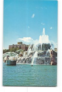 Chicago Illinois IL Vintage Postcard The Concord Hilton Buckingham Fountain