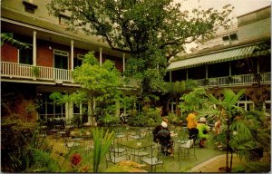 VINTAGE POSTCARD PATIO AT BRENNAN'S FRENCH RESTAURANT NEW ORLEANS