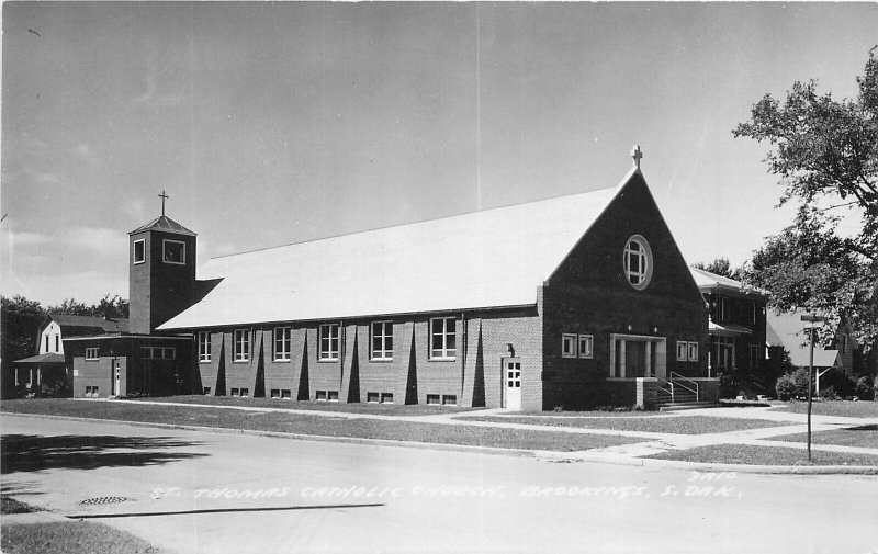 Postcard RPPC 1930s South Dakota Brookings St. Thomas Catholic Church 23-12985