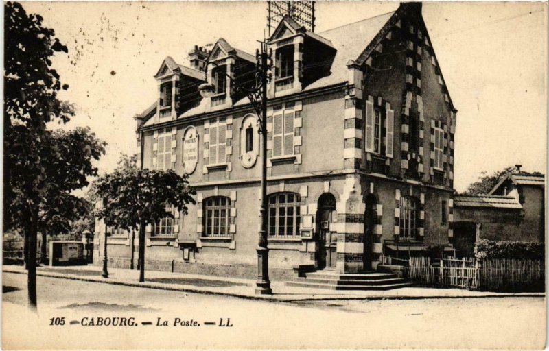 CPA Cabourg (Dep.14) La Poste (985404)