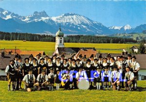 Postcard Modern und Heimat- Trachtenvereirn
On Schloßbergler e. V Austria