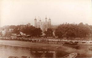 uk22403 the tower of london real photo uk