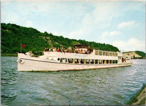 Verenigin De Zonnebloem Ship Vintage Postcard BS22