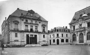 BR19793 mont de marsan la poste et la caisse d epargne  france