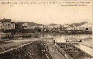 CPA ROANNE Au Bassin du Canal-A gauche l'asile de vieillards (339182)