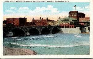 Postcard NY Rochester Court Street Bridge & Lehigh Valley Railway Depot 1920 F33