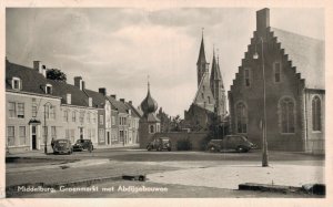 Netherlands Middelburg Groenmarkt met Abdijgebouwen Vintage RPPC 07.57