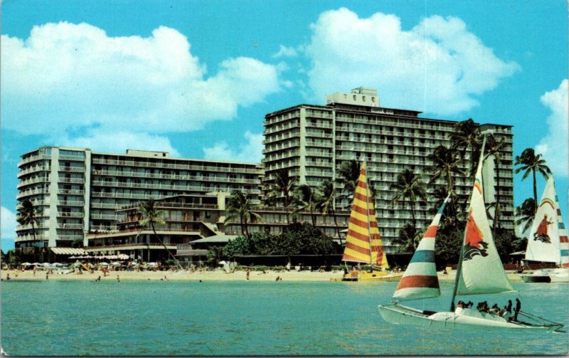 Hawaii, Waikiki Beach - The Reef Hotel - [HI-074]