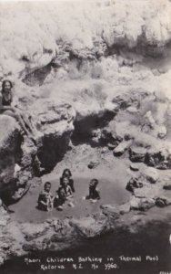 New Zealand Rotorua Maori Children Bathing In Thermal Pool 1933 Real Photo