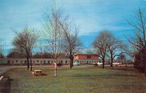 Trenton Michigan Biltmore Motel Street View Vintage Postcard K50660