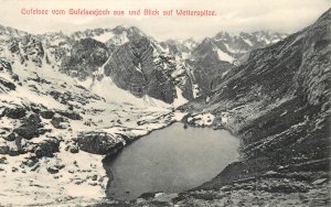 Austria Gufelsee vom Gufelseejoch aus und Blick auf Wetterspitze