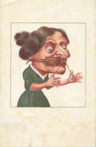 B583 Woman mother-in-law comic caricature postcard humour Hungary