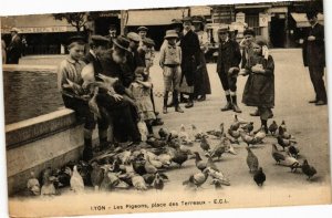 CPA LYON-Les Pigeons-Place des Terreaux (236150)