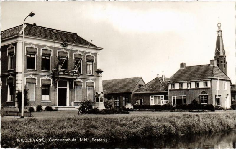 CPA AK Wildervank Gemeentehuis N.H.Pastorie NETHERLANDS (728368)