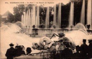 France Versaille Le Chateau Le Parc Le Bassin de Neptune le Jour des Grandes ...