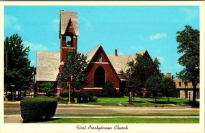 Kankakee, IL Illinois   FIRST PRESBYTERIAN CHURCH   ca1960's Chrome Postcard