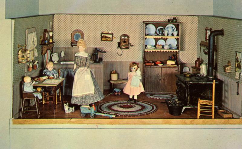 SD - Custer. Game Lodge Doll House (Gurney Collection). Mama's Kitchen