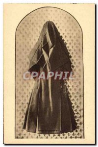 Old Postcard homespun dress short veil and rosary Seinte Therese of the Child...