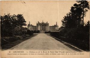 CPA CHAMBORD - Le Chateau vu de la Route de St-DYE (Facade.. (294834)