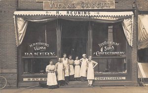 Vienna Bakery, H. Reuning, Ice Cream Soda Confectionery Real Photo Unused ver...