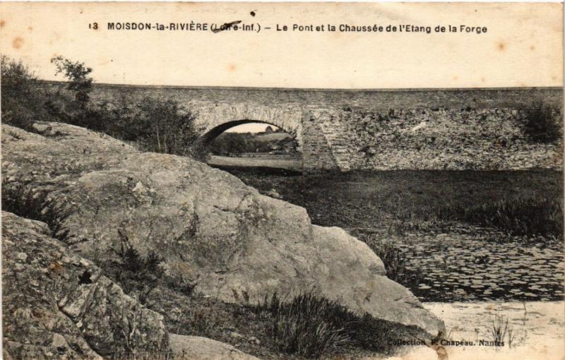CPA Moisdon-la-Riviere (Loire-inf.) - Le Pont et la Chaussee de l'Etang(588055)