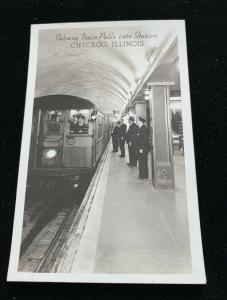 Real Photo Postcard Chicago Illinois Ill . Subway Train Pulls Into Station