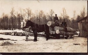 J77/ Herry Wisconsin RPPC Postcard c1910 Logging Scene Horse Sled Men  440