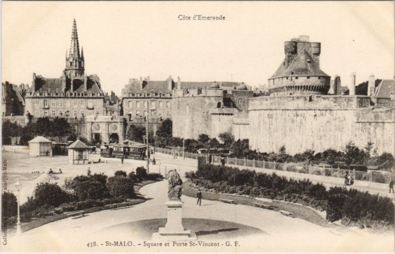 CPA Saint Malo Square et Porte St Vincent (1235403)