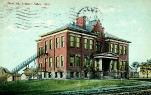 C.1910 Bert St. School Niles, OH Vintage Post-card P19