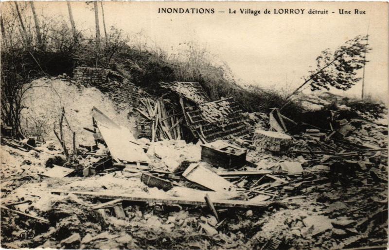 CPA Inondations - Le Village de LORROY detruit - Une Rue (436484)