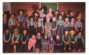 PA - Amish/Mennonite Culture. Amish Children & School Teacher