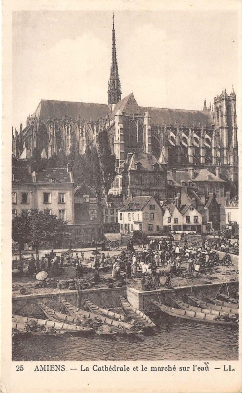 US38France Amiens la cathedrale et le marche sur l'eau market for fish