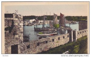 CONCARNEAU, Le Port vu de la ville close, Finistere, Italy, 10-20s