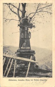 US3145 Steinernes, bemaltes Kreuz bei Dolka Ungarn hungary feldpost