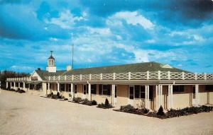 MILWAUKEE, WI  Wisconsin       SUBURBAN MOTEL       Roadside c1950's Postcard