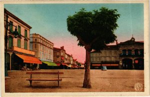 CPA Lot-et-Garonne Tonneins La Place du Chateau (984769)