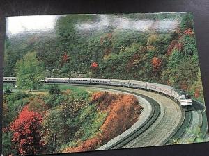 Postcard  Amtrak's Broadway Limited Train entering Horshoe Curve, Altoona,PA. U9