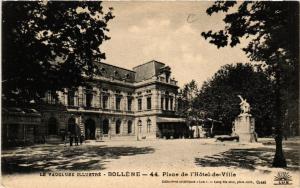CPA Le VAUCLUSE Illustre - BOLLENE - Place de l'Hotel-de-Ville (512030)