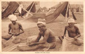 BR46303 Fishermen with nets ceylon    Sril Lanka