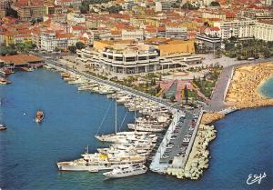 BT10126 le port le palais des festivals ship bateaux Cannes         France