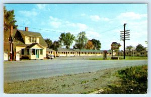 WOODSTOCK, New Brunswick Canada ~ COSY CABINS MOTEL 1950s Roadside Postcard