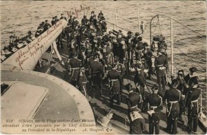 CPA ak officers on the beach arriere a cuirass ships (1206532) 