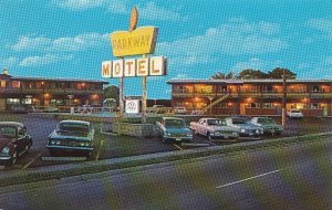 Postcard Parkway Motel Middletown OH 1966