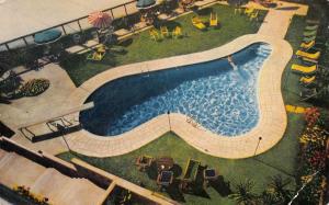 La Jolla California La Valencia Hotel Swimming Pool Vintage Postcard J77629