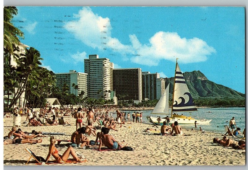 Colorful Catamaran Waikiki Beach & Hotels Diamond Head Hawaii Postcard 1983