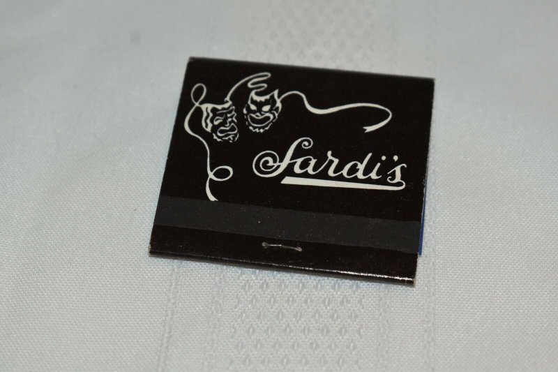 Sardi's Restaurant New York 30 Strike Matchbook