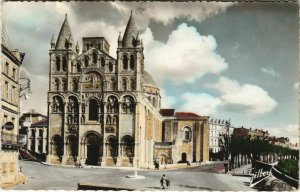 CPA Angouleme- Cathedrale Saint Pierre FRANCE (1073684)