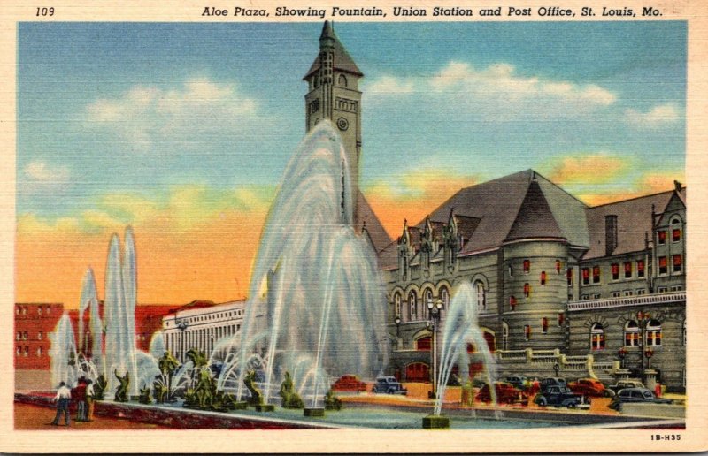 Misouri St Louis Aloe Plaza Showing Fountain Union Station & Post Office Curt...